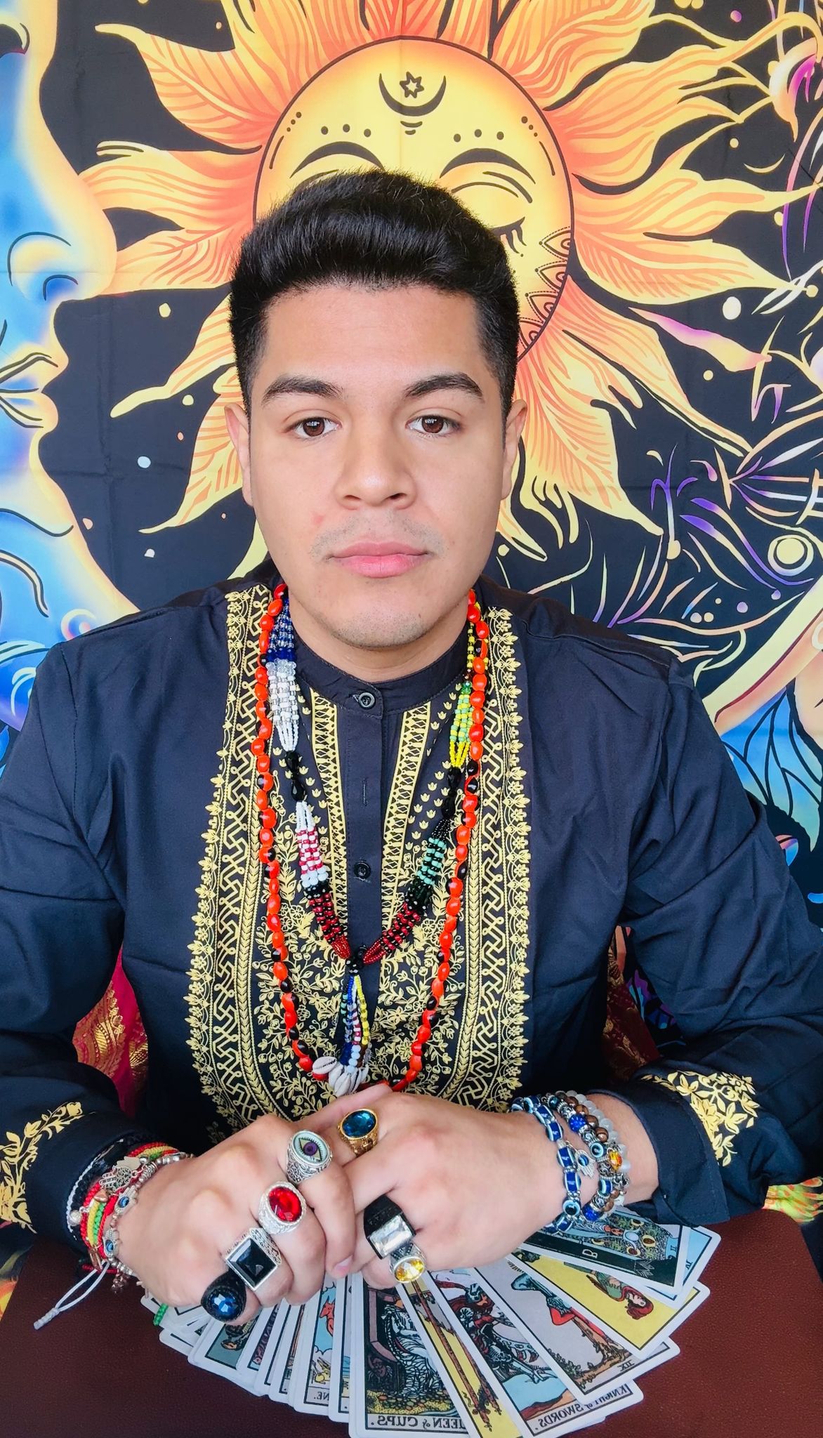 Lectura de Tarot personalizada con Bruno Ríos - Quiénes Somos